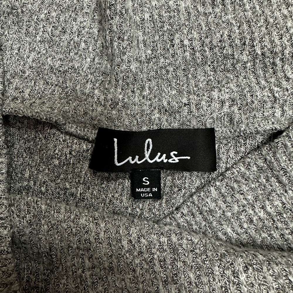 Lulu’s sweater - Picture 2 of 2